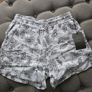 Royalty For Me High Waist Black and White Leaf Print Shorts